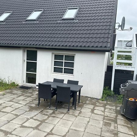 2 Bedroom Apartment Near The Sea Тисвиллелайе Экстерьер фото