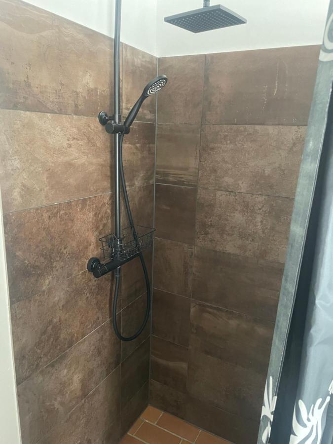 2 Bedroom Apartment Near The Sea Тисвиллелайе Экстерьер фото